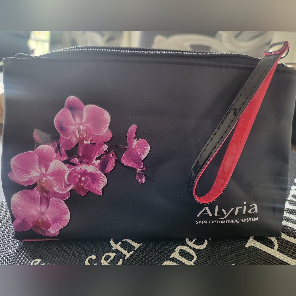 Alyria makeup bag